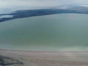 Arin Gölü Son Misafirlerini Ağırlıyor