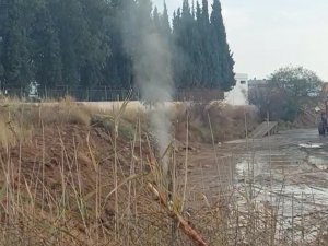 İ̇zmir’de Doğal Gaz Ana Dağıtım Borusu Delindi, Büyük Panik Yaşandı