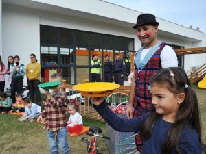 Miniklere Jonglör Eşliğinde Trafik Eğitimi