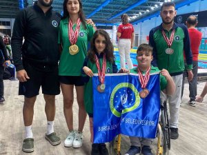 Bursalı Yüzücülerden 3 Rekor, 15 Madalya