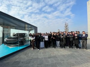 Öğrenciler İ̇negöl Belediyesi İle Bilişim Vadisini Keşfediyor