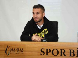 Manisa Fk’nın Golcü Oyuncusu Adem Büyük Öğrencilerle Buluştu