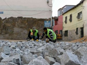 Eski Kuşadası’nın Tarihi Dokusu Sağlıklı Alt Yapı İle Buluşuyor