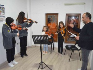 Bafra’da Sanat Kurslarına Yoğun İlgi