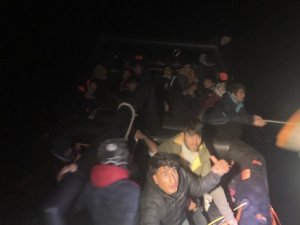 Ölüme Terk Edilen 34 Kaçak Göçmeni Sahil Güvenlik Kurtardı