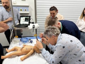 Avrupa’dan Gelip Simülasyon Merkezinde Doktorluğu Öğreniyorlar