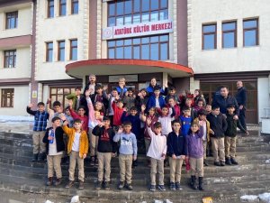 Hakkari Polisi Gönüllerde Taht Kurdu