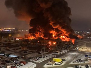 Rusya’da Avm’de Yangın: 1 Ölü