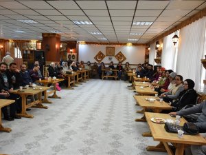 Biz Bize Öğretmen Buluşmaları Projesi Dahilinde Toplantı Gerçekleştirildi