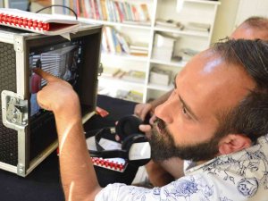 "Roller Değişirse" Eğlendirirken Düşündürecek