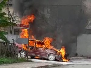 Tüp Patladı, Otomobil Alev Topuna Döndü