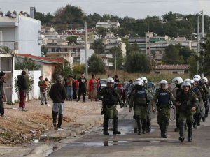 Yunanistan’da 16 Yaşındaki Genci Vuran Polis Hakim Karşısında