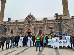 Çin’in Doğu Türkistan’daki Zulmü Kars’ta Protesto Edildi
