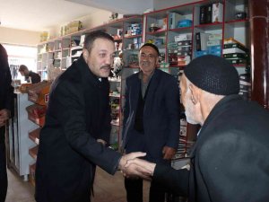 Karataş Çat’ta Muhtar Ve Esnafla Bir Araya Geldi