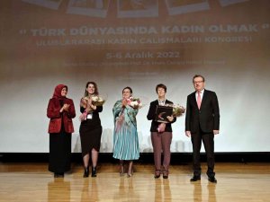 Bursa’da Türk Kadınına Uluslararası Bakış