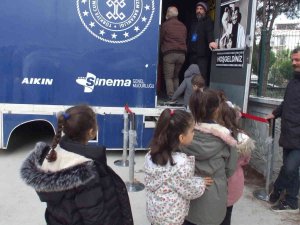 Balıkesir’de ’Gezen Sinema’ Çocuklarla Buluştu
