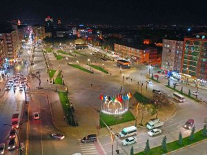 Cumhuriyet Meydanı’na Vatandaşlardan Tam Not