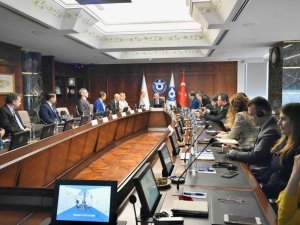 İ̇zto’da 1 Günde 9 Farklı Ülkeden 10 Temsilci