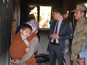 Çakmakla Oynayan Çocuğun Çıkardığı Yangın Evi Kullanılmaz Hale Getirdi