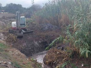 Gökçeahmet’de Dere Yatakları Temizlendi