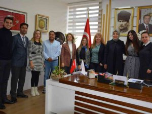 "Şiddete Hayır" Projesinde Yabancı Emektarlara Sertifika