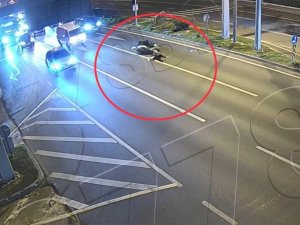 Yaya Yolunu Kullanmayan Vatandaşa Motosiklet Çarptı