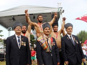 Son Güreşinde Başpehlivan Oldu
