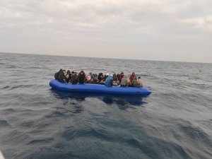 Yunan Unsurları Tarafından Ölüme Terk Edilen 118 Kaçak Göçmen Sahil Güvenlik Ekiplerince Kurtarıldı