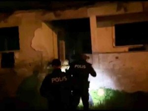 Polisten Metruk Binalara Baskın