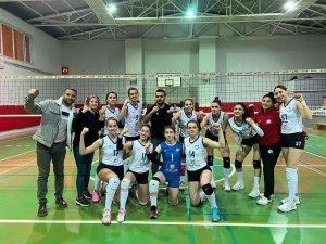Malatya Temsilcisi Voleybolcular Zirveyi Bırakmıyor