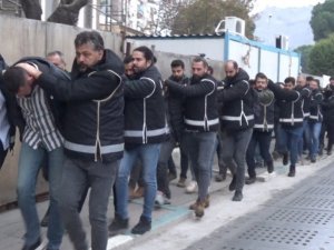 İ̇zmir Merkezli ‘Silindir’ Operasyonunda Toplam 25 Tutuklama