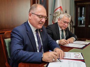 Sivas’ta Eşi Vefat Etmiş 12 Kadına Konut Desteği Sağlanacak