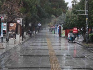 Kırklareli’nde Sağanak Yağış Etkili Oluyor