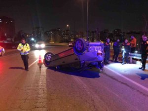 Park Halindeki Araca Çarpıp Takla Attırdı
