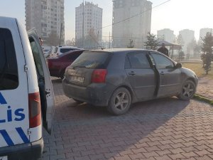 Isıtmak İçin Aracını Çalıştırdı, Döndüğünde Şoka Uğradı