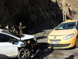 Hakkari’de Trafik Kazası: 7 Yaralı