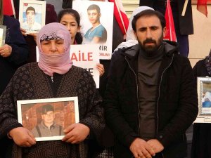 Hdp Önündeki Eyleme Katılım Her Geçen Gün Artıyor