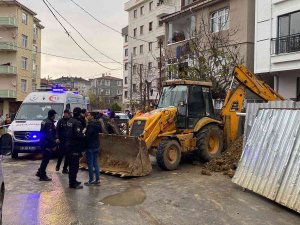 Sultanbeyli’de Kazı Çalışmasında Göçük: 1 İşçi Toprak Altında Kaldı