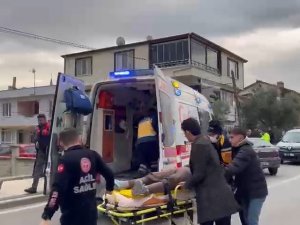 Bursa’nın İ̇znik İlçesinde Otomobil İle Motosiklet Çarpıştı