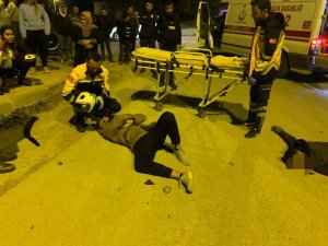 Hafif Ticari Araç İle Motosiklet Çarpıştı: 1 Ölü, 2 Yaralı