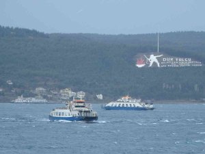 Bozcaada Ve Gökçeada’ya Fırtına Nedeniyle Tüm Feribot Seferleri İptal Edildi