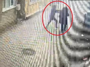 Bursa’da Genç Kadını Gasp Etme Anı Kameraya Yansıdı