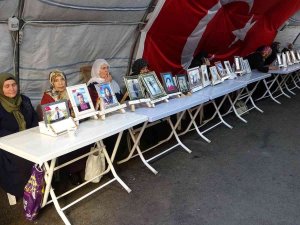 Diyarbakır Annelerinden Hdp Ve Pkk’ya Tepki: “Onların Hedefleri Kürtlük Ve Türklükle Alakalı Değil, Sadece Mazlumların Canını Yakmaktır”