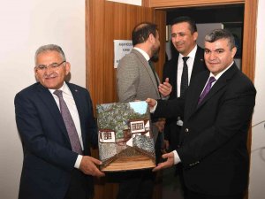 Büyükkılıç, Kaymek Göz Nuru Tesisleri’nde Kursiyerlerle Buluştu