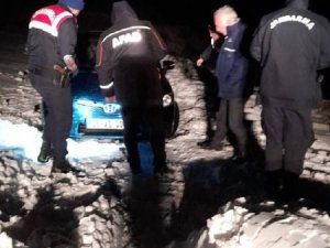 Karda Mahsur Kalan 4 Kişi Kurtarıldı