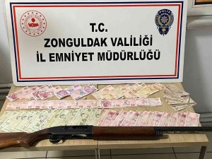 Polisten İkamette Kumar Oynayan 3 Şüpheliye 5 Bin 457 Lira Ceza