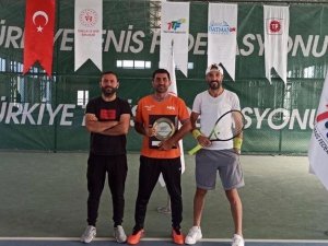 Batman’ın 2 Takımı Tenis Türkiye Finalinde Yarışacak