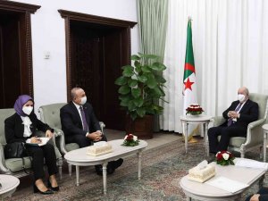 Bakan Çavuşoğlu, Cezayir Cumhurbaşkanı Tebbun Tarafından Kabul Edildi