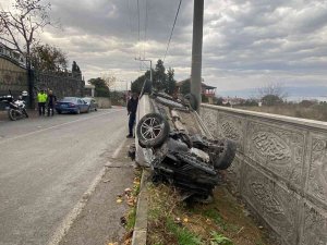 Kontrolden Çıkan Otomobil Takla Attı
