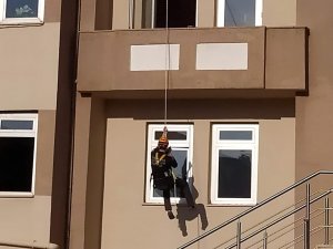 İ̇tfaiyeden Gerçeği Aratmayan Tatbikat: Öğrenciler Bu Şekilde Tahliye Edildi